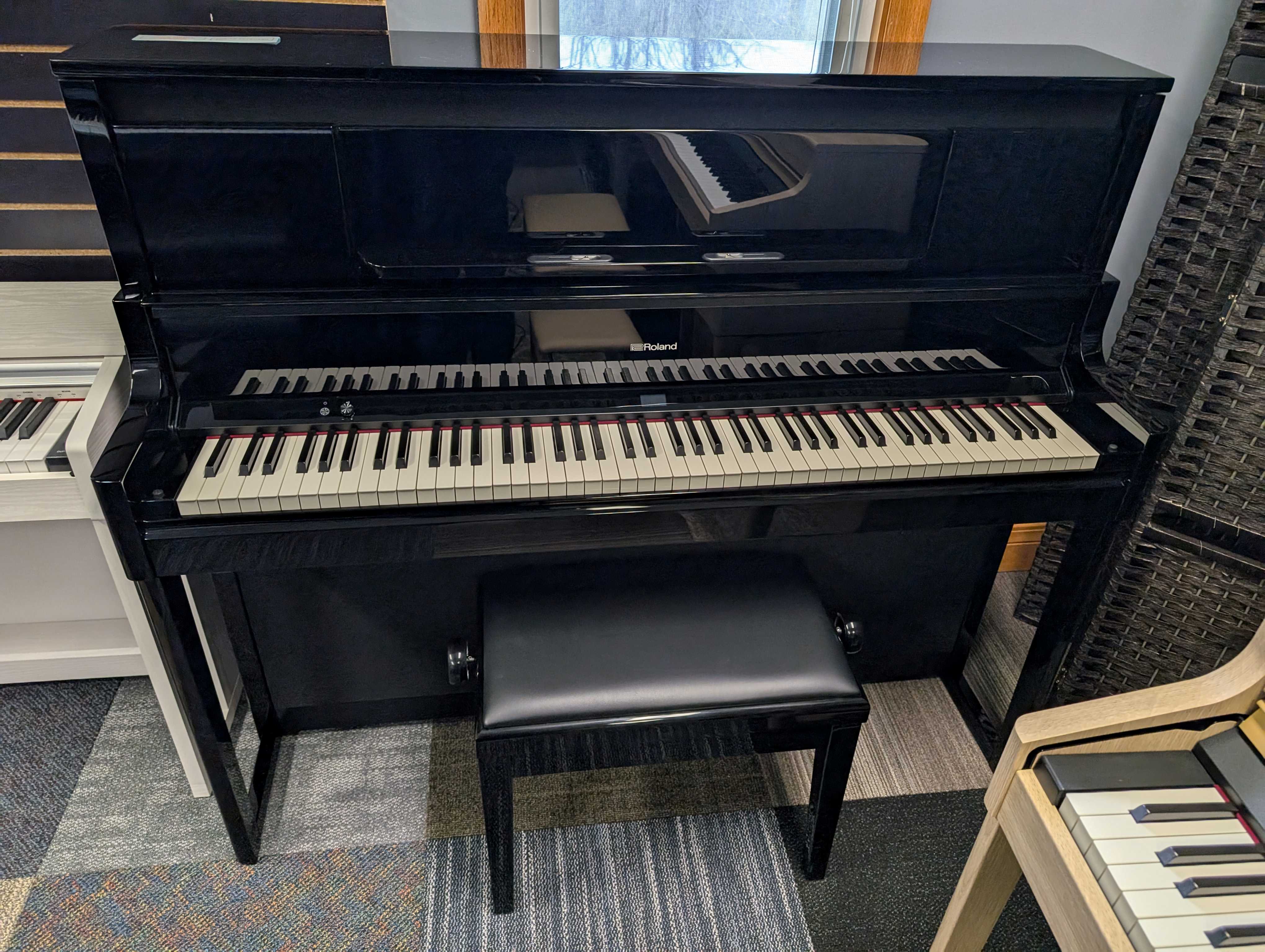 LX9 Polished Ebony